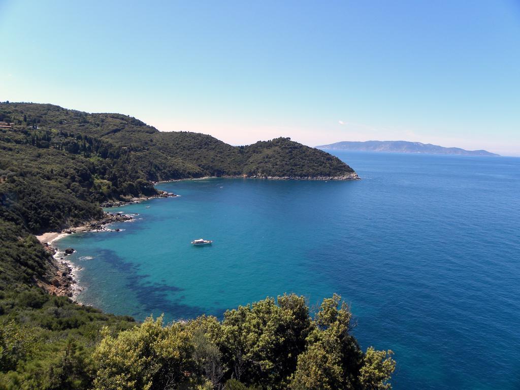 Agriturismo Monte Alzato カパルビオ エクステリア 写真